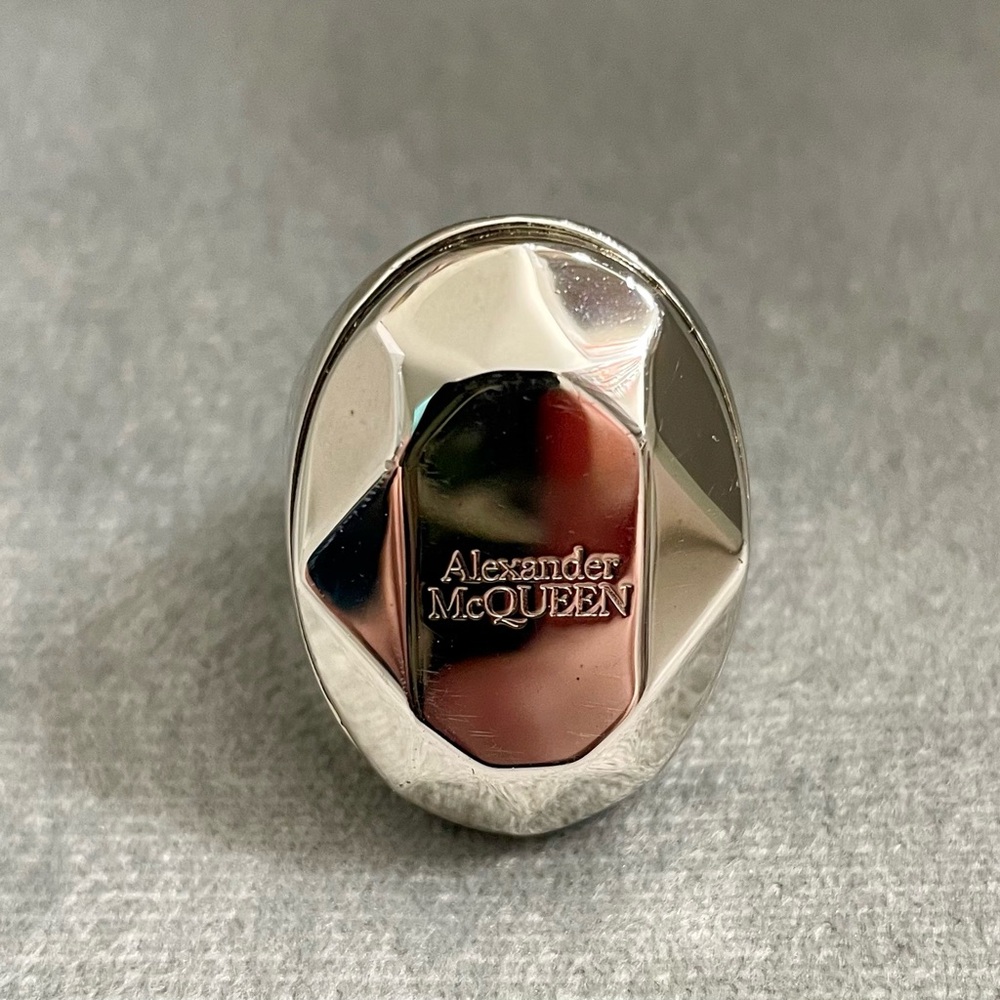 Alexander McQueen “Faceted Stone” Antiqued Silver Ring *NEW IN BOX” Size 8